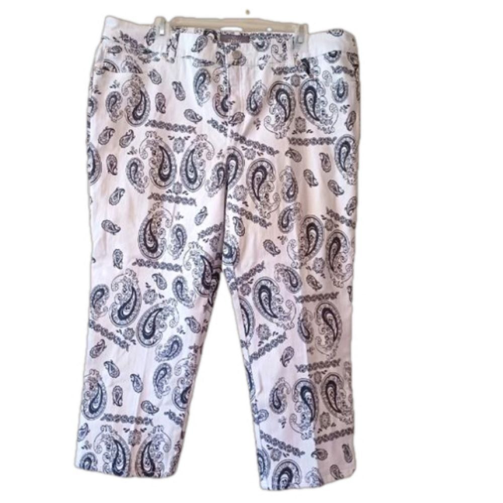 Chico's White Denim Blk Paisley print Sz 3 (16/18 XL) So Slimming Ankle Jeans